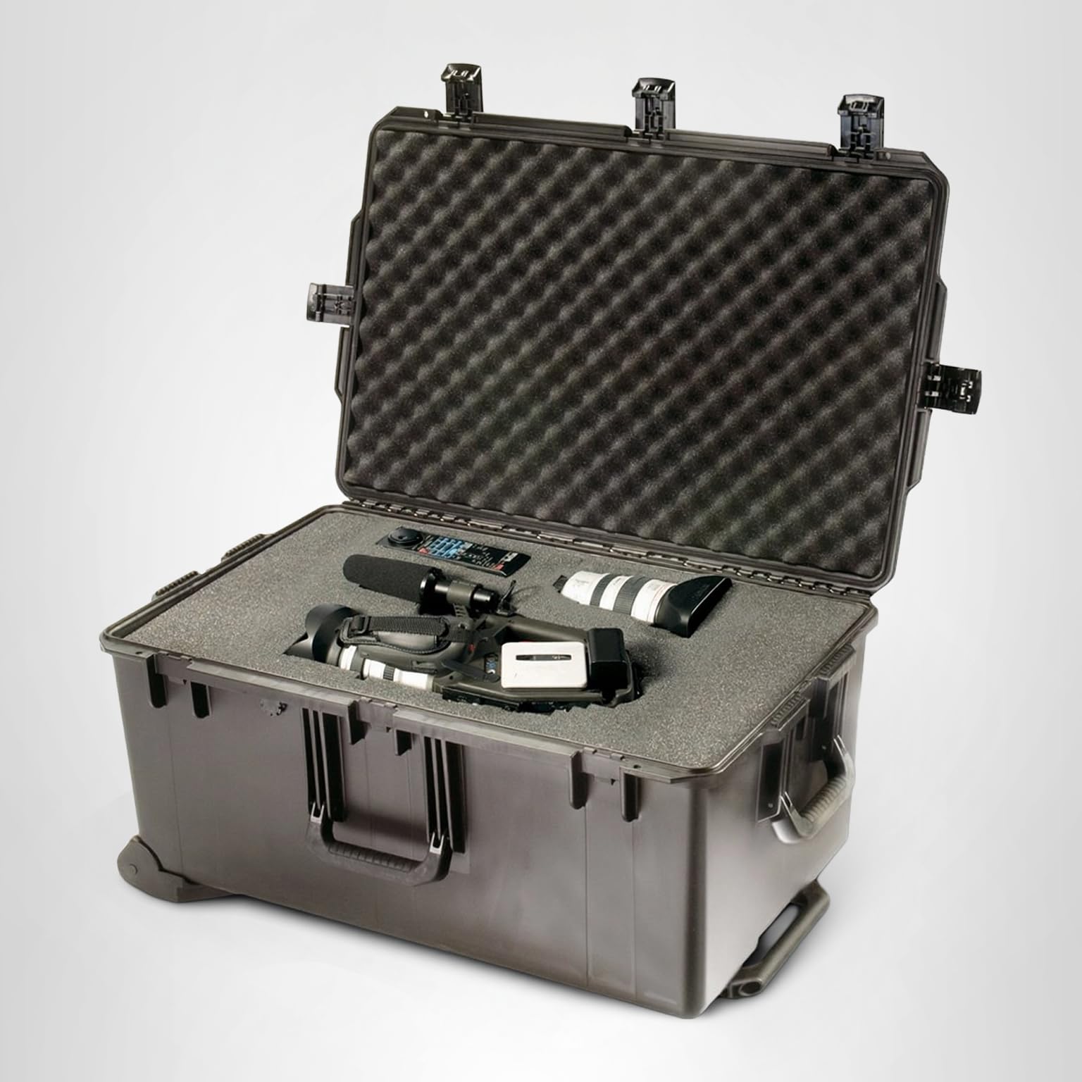 Amazon.com: Pelican Storm iM2975 Case With Foam (Black) : Sports